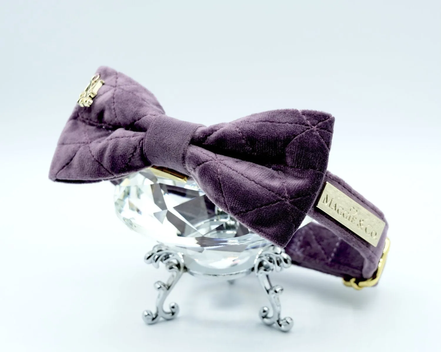 Maggie and Co. Velvet Collection: The Susana Collar