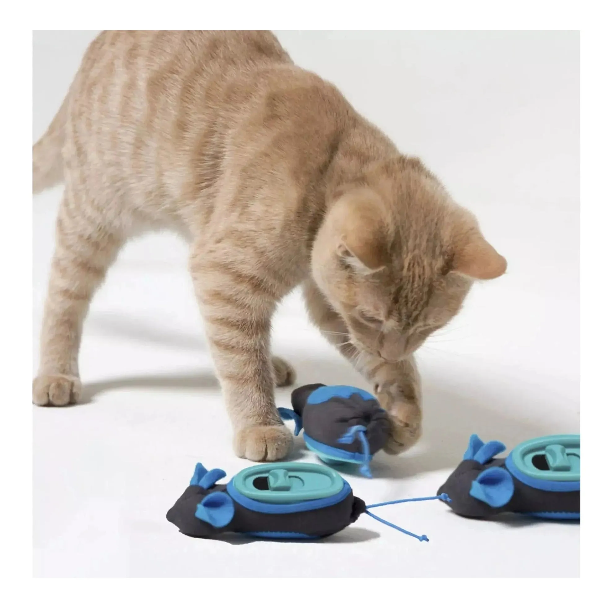 PAWISE  Hunting Snacker for Cats ( 3 mice)